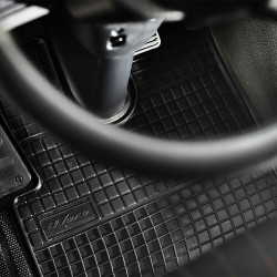 Tappetini compatibili con Iveco S-Way dal 2023 in poi, su misura in Gomma
